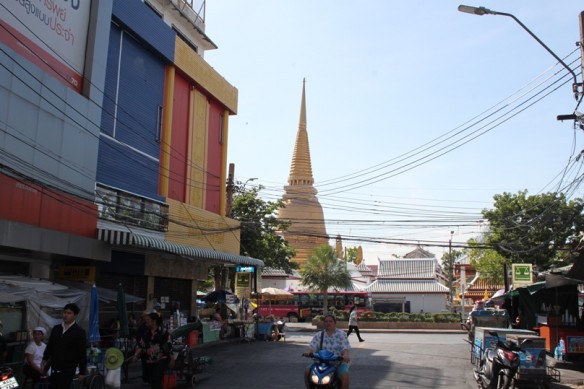 bkk cables, templo, mercados y motos