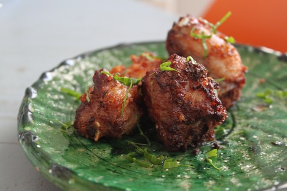 costillas de cerdo fermentadas y fritas