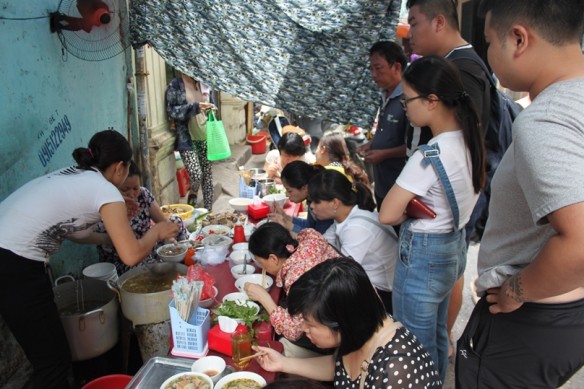 hanoi eating everywhere